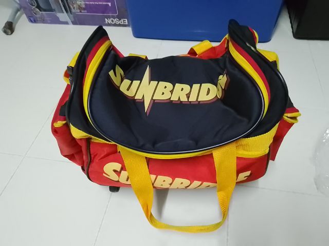 กระเป๋า sunbridge ใส่ลูกโบว์ลิ่ง 2 ลูก แบบ 4 ล้อ ราคา 499 บาท ไม่รวมค่าส่ง