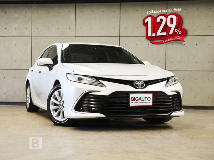 รถ Toyota Camry 2.5 Sport สี ขาว