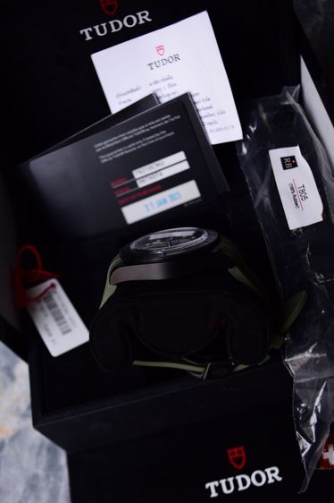 tudor ceramic black bay ขาย100000ครับ สภาพสวยครับ ยกกล่องครับ รูปที่ 3