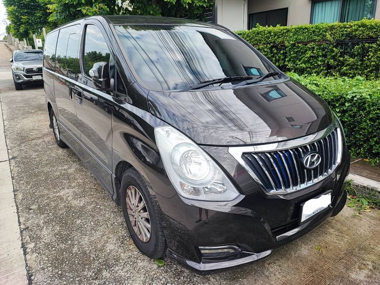 Hyundai H-1  2017 2.5 Elite Van ดีเซล ไม่ติดแก๊ส เกียร์อัตโนมัติ น้ำตาล