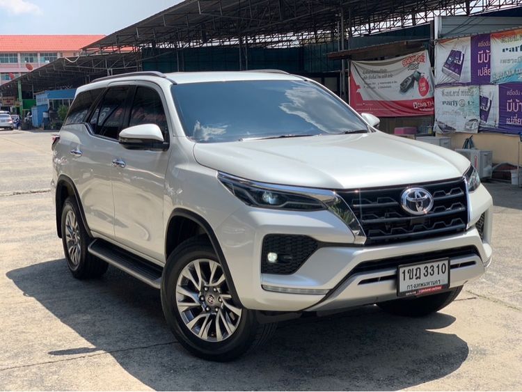 Toyota Fortuner 2020 2.4 V 4WD Utility-car ดีเซล เกียร์อัตโนมัติ ขาว