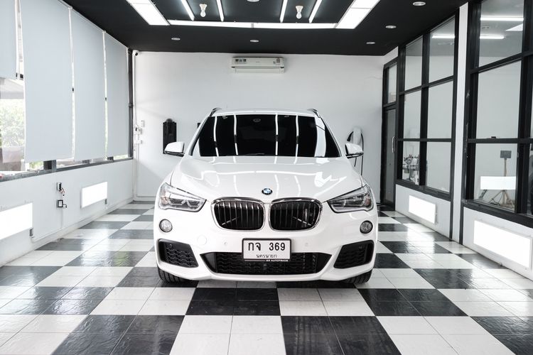 รถ BMW X1 2.0 sDrive18d M Sport สี ขาว