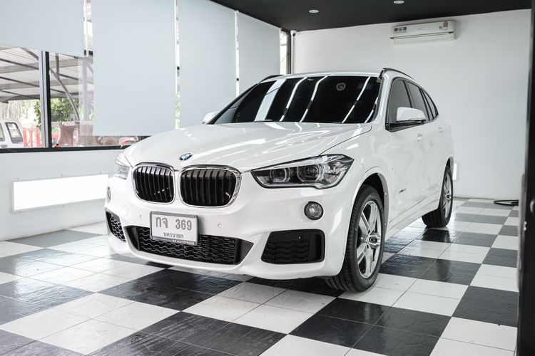BMW X1 2016 2.0 sDrive18d M Sport Sedan ดีเซล ไม่ติดแก๊ส เกียร์อัตโนมัติ ขาว รูปที่ 3