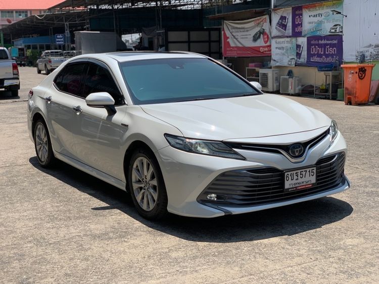 Toyota Camry 2019 2.5 Hybrid Premium Sedan ไฮบริด เกียร์อัตโนมัติ ขาว