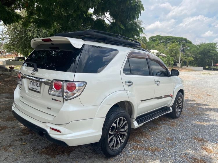 Toyota Fortuner 2014 3.0 TRD Sportivo 4WD ดีเซล เกียร์อัตโนมัติ ขาว รูปที่ 2