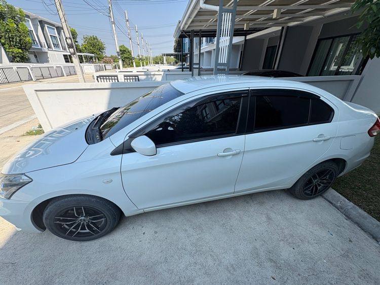 Suzuki Ciaz 2021 Sedan เบนซิน เกียร์อัตโนมัติ ขาว รูปที่ 3