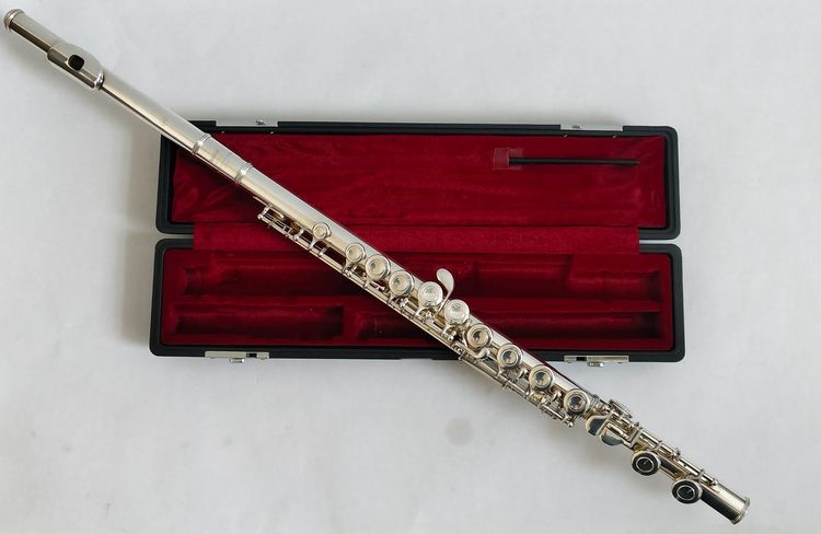 Yamaha Flute  211S  ฟลูทยามาฮ่า รุ่น  211S