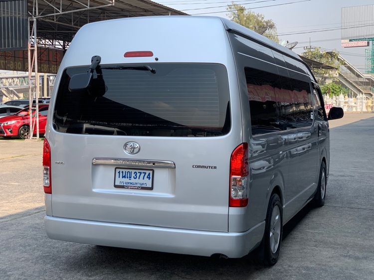 Toyota Commuter 2015 3.0 Van ดีเซล เกียร์ธรรมดา บรอนซ์เงิน รูปที่ 4