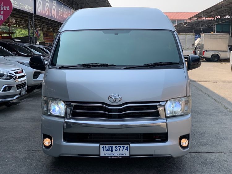 Toyota Commuter 2015 3.0 Van ดีเซล เกียร์ธรรมดา บรอนซ์เงิน รูปที่ 2