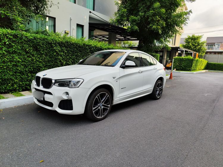 รถ BMW X4 2.0 xDrive20d M Sport 4WD สี ขาว