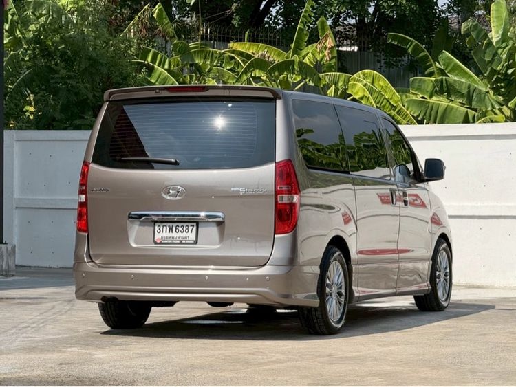 Hyundai Grand Starex 2013 2.5 VIP Van ดีเซล ไม่ติดแก๊ส เกียร์อัตโนมัติ น้ำตาล รูปที่ 4