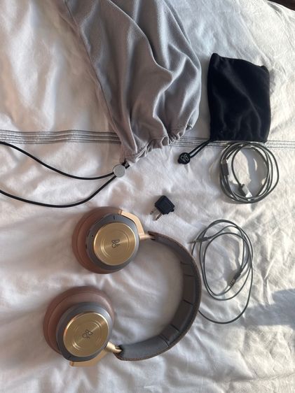 Bang and Olufsen Beoplay H9 3rd Gen (Gold Tone) สภาพดีมาก รูปที่ 4