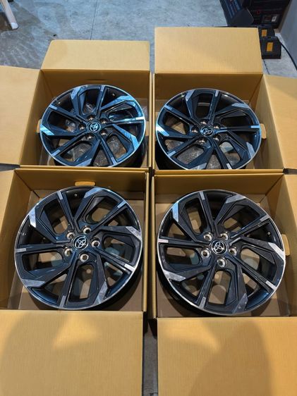 ล้อ toyota corolla cross gr ปี 26 