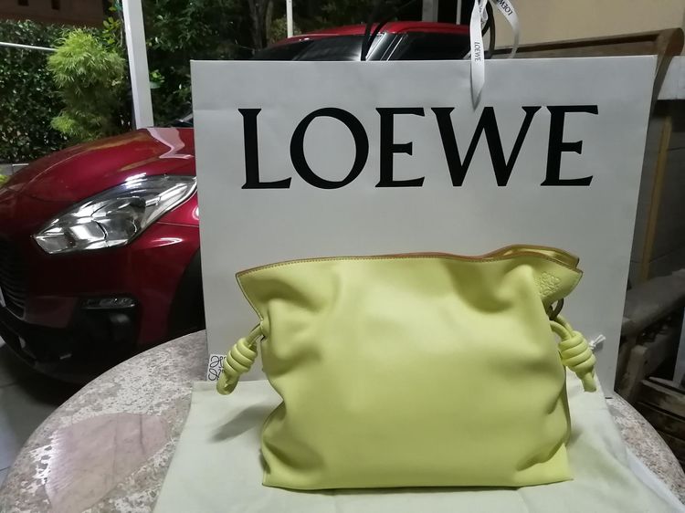 Loewe ปี 2021 สีเหลือง Butterfly