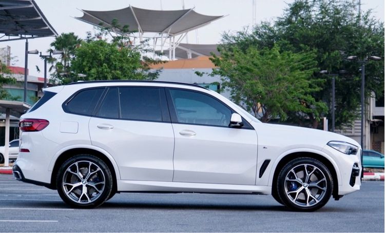 BMW X5 2021 3.0 xDrive45e M Sport 4WD Utility-car เบนซิน ไม่ติดแก๊ส เกียร์อัตโนมัติ ขาว รูปที่ 4