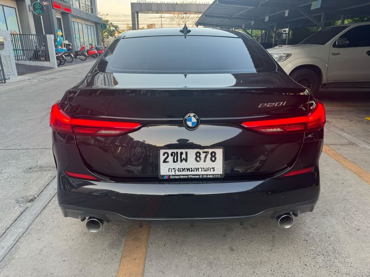 BMW Series 2 2021 220i Sedan เบนซิน เกียร์อัตโนมัติ ดำ รูปที่ 3