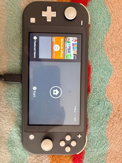 เครื่องเกมส์นินเทนโด เชื่อมต่อไร้สายได้ Nintendo Switch Lite (HDH-001)