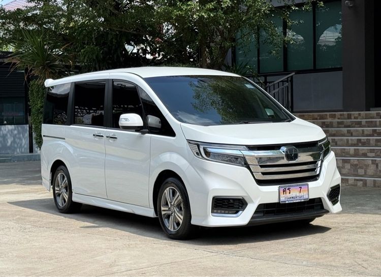 รถ Honda Stepwagon 2.0 Hybrid สี ขาว