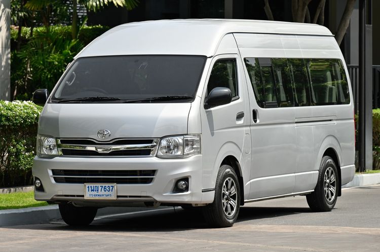 รถ Toyota Hiace 2.5 Commuter สี บรอนซ์เงิน