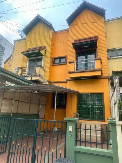 ทาวน์โฮม 3 ชั้น พื้นที่ 23.6 ตรว. หมู่บ้านแมกไม้ วัชรพล ถ.สุขาภิบาล5 ซอย92
- มี 3 ห้องนอน 2 ห้องน้ำ 1 ห้องรับ