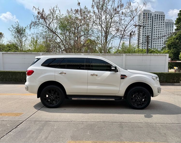 Ford Everest 2018 2.2 Titanium Plus Utility-car ดีเซล ไม่ติดแก๊ส เกียร์อัตโนมัติ ขาว รูปที่ 3