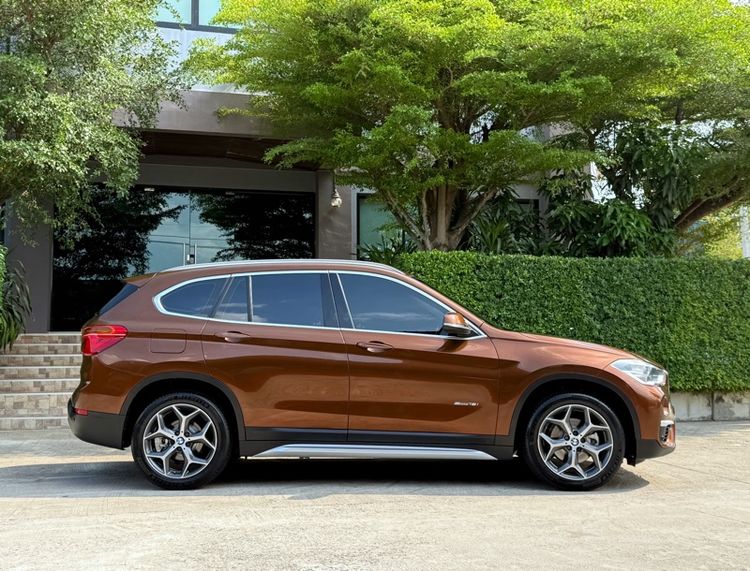 BMW X1 2017 1.5 sDrive18i xLine Utility-car เบนซิน ไม่ติดแก๊ส เกียร์อัตโนมัติ น้ำตาล รูปที่ 2