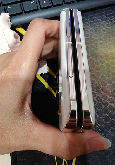 OPPO find n3 flip รูปที่ 3