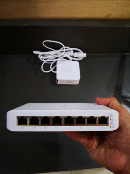 UniFi POE switch มีประกัน UniFi Lite 8 PoE (USW-Lite-8-PoE)
