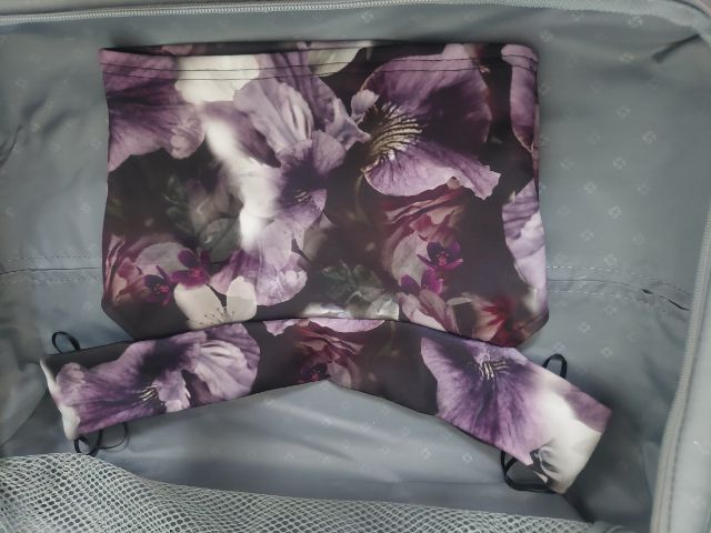 เสื้อครอป Lipsy London