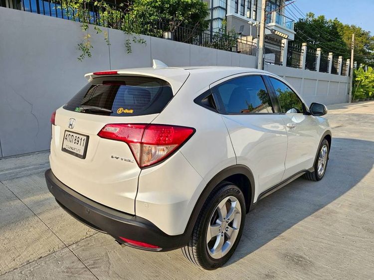Honda HR-V 2015 1.8 S Utility-car เบนซิน ไม่ติดแก๊ส เกียร์อัตโนมัติ ขาว รูปที่ 3
