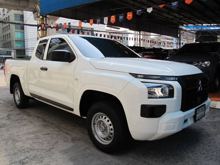 Mitsubishi Triton 2024 2.4 Active Pickup ดีเซล ไม่ติดแก๊ส เกียร์ธรรมดา ขาว รูปที่ 2
