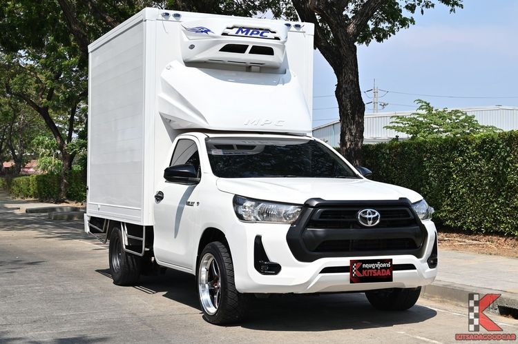 รถ Toyota Hilux Revo 2.4 Entry สี ขาว