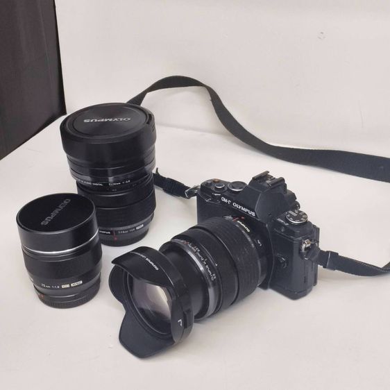 อื่นๆ ไม่กันน้ำ ชุดกล้อง Olympus OM D E-M5 พร้อมเลนส์ PRO 3 ตัว 12-40mm  7-14mm  75mm f1.8 ครบชุด