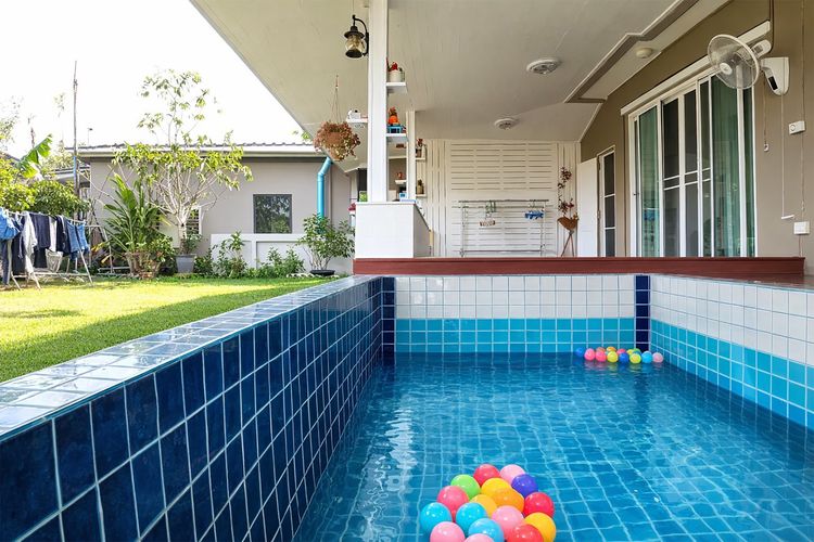 อื่นๆ ไม่มี สร้างเสร็จก่อน 2010 ขายบ้านเดี่ยว 2 ชั้น บ้านบึง ชลบุรี หมู่บ้านบูรพาเมาท์เท่น หลังมุม มีสระว่ายน้ำส่วนตัว