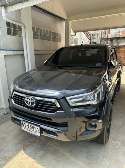 รถ Toyota Hilux Revo 2.4 Prerunner E Plus สี ดำ