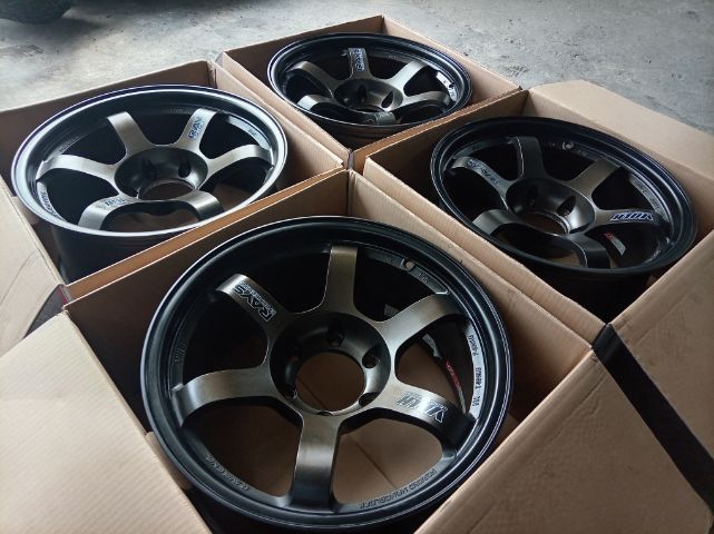 18" TE37 กว้าง 9 ออฟ 0 สีดำ งาน spp