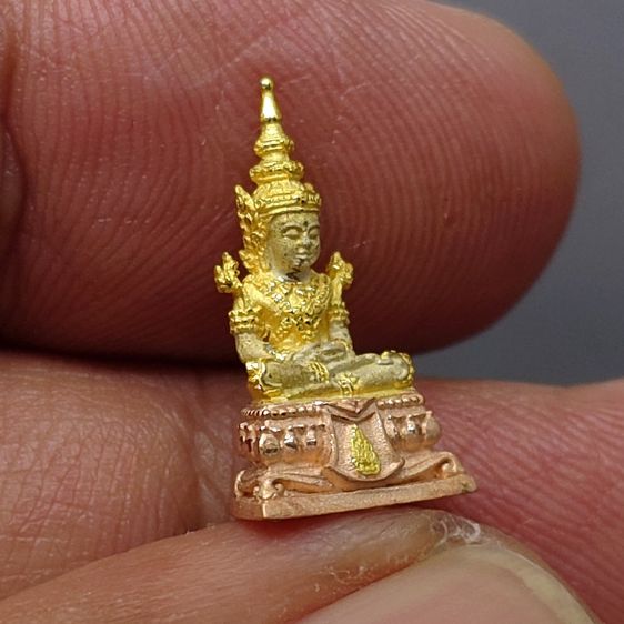 พระพุทธมหามณีรัตนปฏิมากร (พระแก้วมรกต) จำลอง ทรงเครื่องฤดูร้อน เนื้อเงินสามกษัตริย์ ขนาดสูง 1.7 เซน ฉลองสิริราชสมบัติ ครบ 60 ปี ในหลวง รัชกา รูปที่ 5