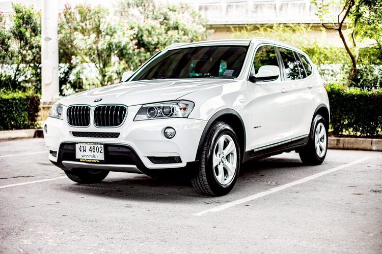 รถ BMW X3 2.0 xDrive20i 4WD สี ขาว