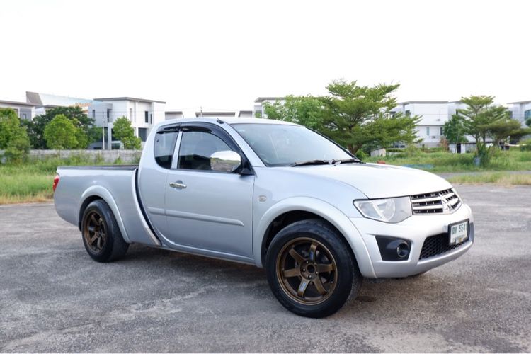 รถ Mitsubishi Triton 2.5 GLS สี บรอนซ์เงิน