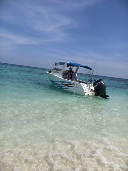 Speed boat