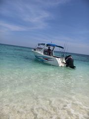 Speed boat