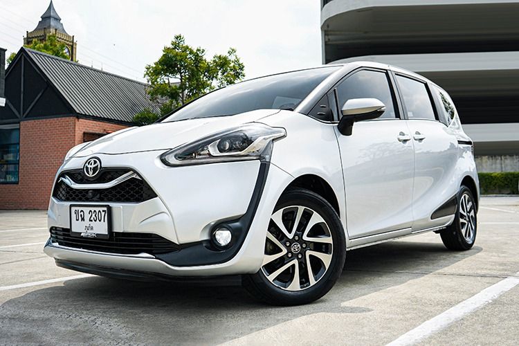Toyota Sienta 2022 1.5 V Utility-car เบนซิน ไม่ติดแก๊ส เกียร์อัตโนมัติ เทา