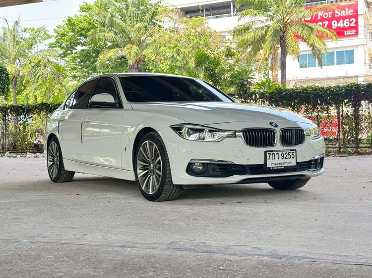 BMW Series 3 2018 330e Sedan ปลั๊กอินไฮบริด (PHEV) ไม่ติดแก๊ส เกียร์อัตโนมัติ ขาว รูปที่ 2