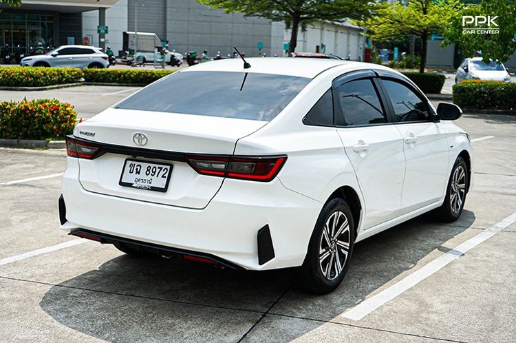 Toyota Yaris ATIV 2022 1.2 Sport Sedan เบนซิน ไม่ติดแก๊ส เกียร์อัตโนมัติ ขาว รูปที่ 4