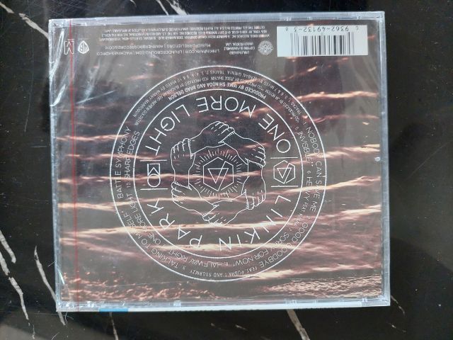 CD: Linkin Park "One More Light (New) รูปที่ 2