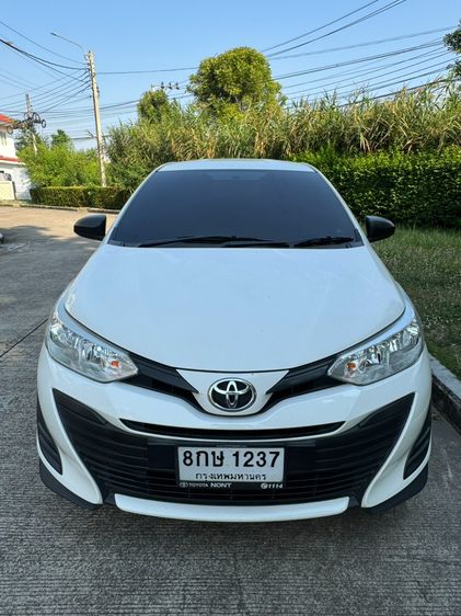รถ Toyota Yaris ATIV 1.2 J Eco สี ขาว