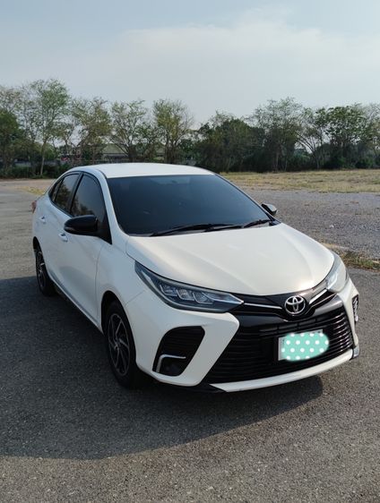 Toyota Yaris ATIV 2021 1.2 Sport Sedan เบนซิน ไม่ติดแก๊ส เกียร์อัตโนมัติ ขาว รูปที่ 3