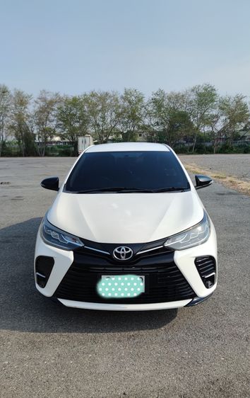 รถ Toyota Yaris ATIV 1.2 Sport สี ขาว