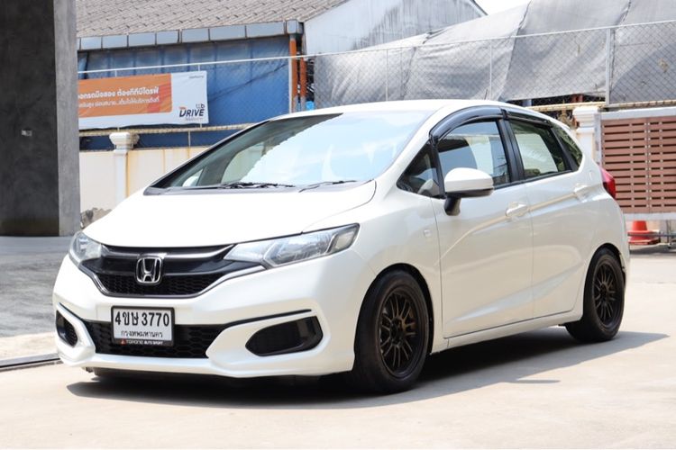 รถ Honda Jazz 1.5 S i-VTEC สี ขาว