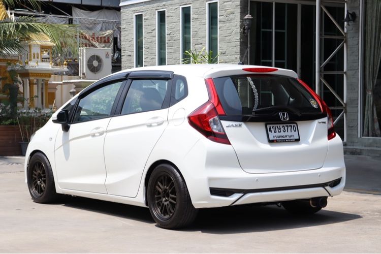 Honda Jazz 2019 1.5 S i-VTEC Sedan เบนซิน เกียร์อัตโนมัติ ขาว รูปที่ 4
